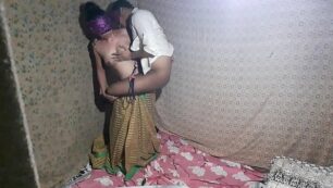 Garota da escola indiana transando com pornografia indiana com estudante techer, transando na faculdade de Bangladesh